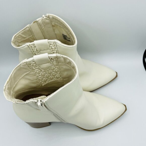 Torrid Boots Womens Shoes Size 10WW Wide White Western Booties Zip Chunky Heels - Picture 3 of 11